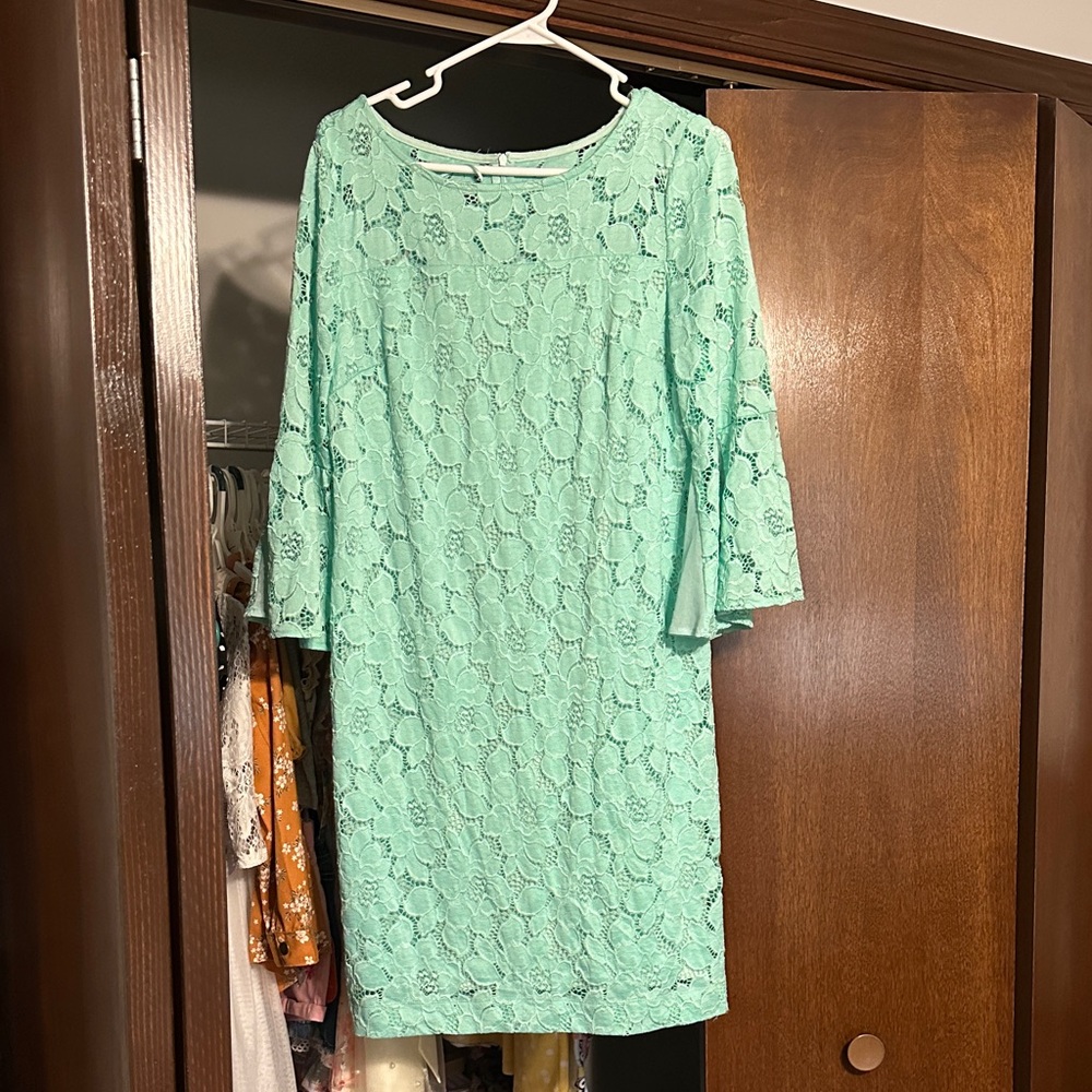 Studio One Light Green Lace Long Sleeve Dress